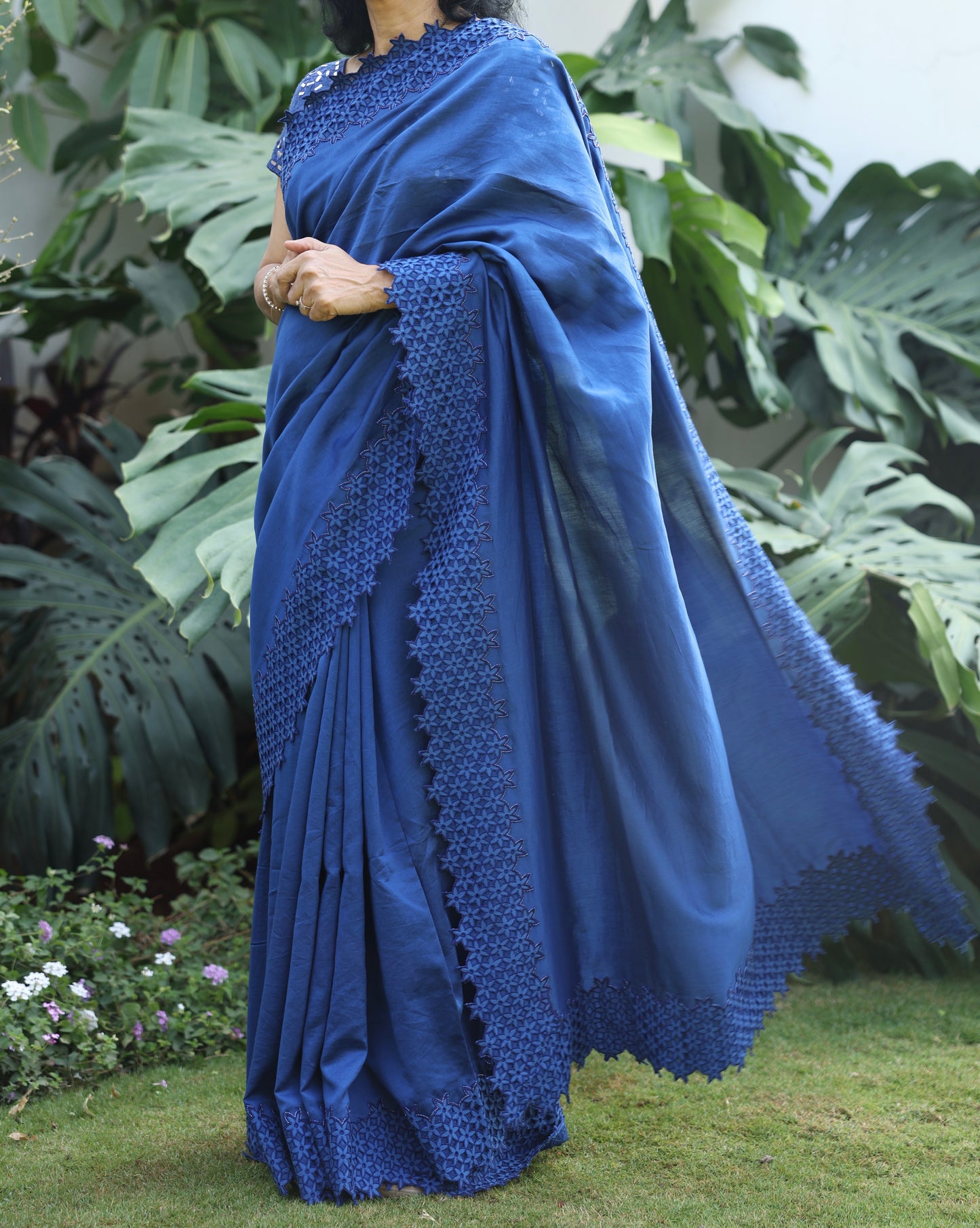 NAVY BLUE SAREE W/BLOUSE PIECE