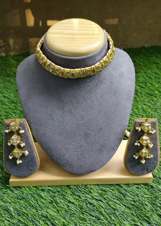 BEADS AND STONES STUDDED CHOKER SET