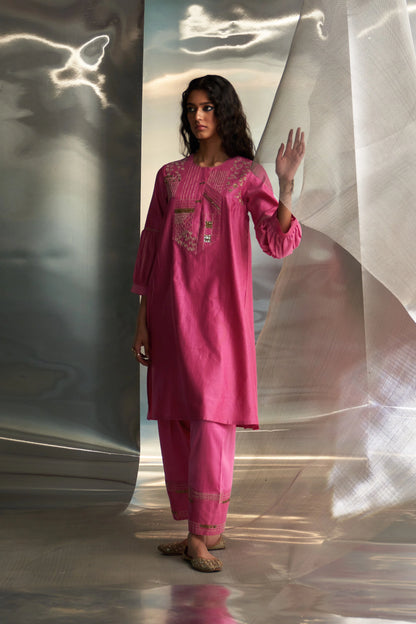 Misr Embroidered Kurta With Heavy Booti Set