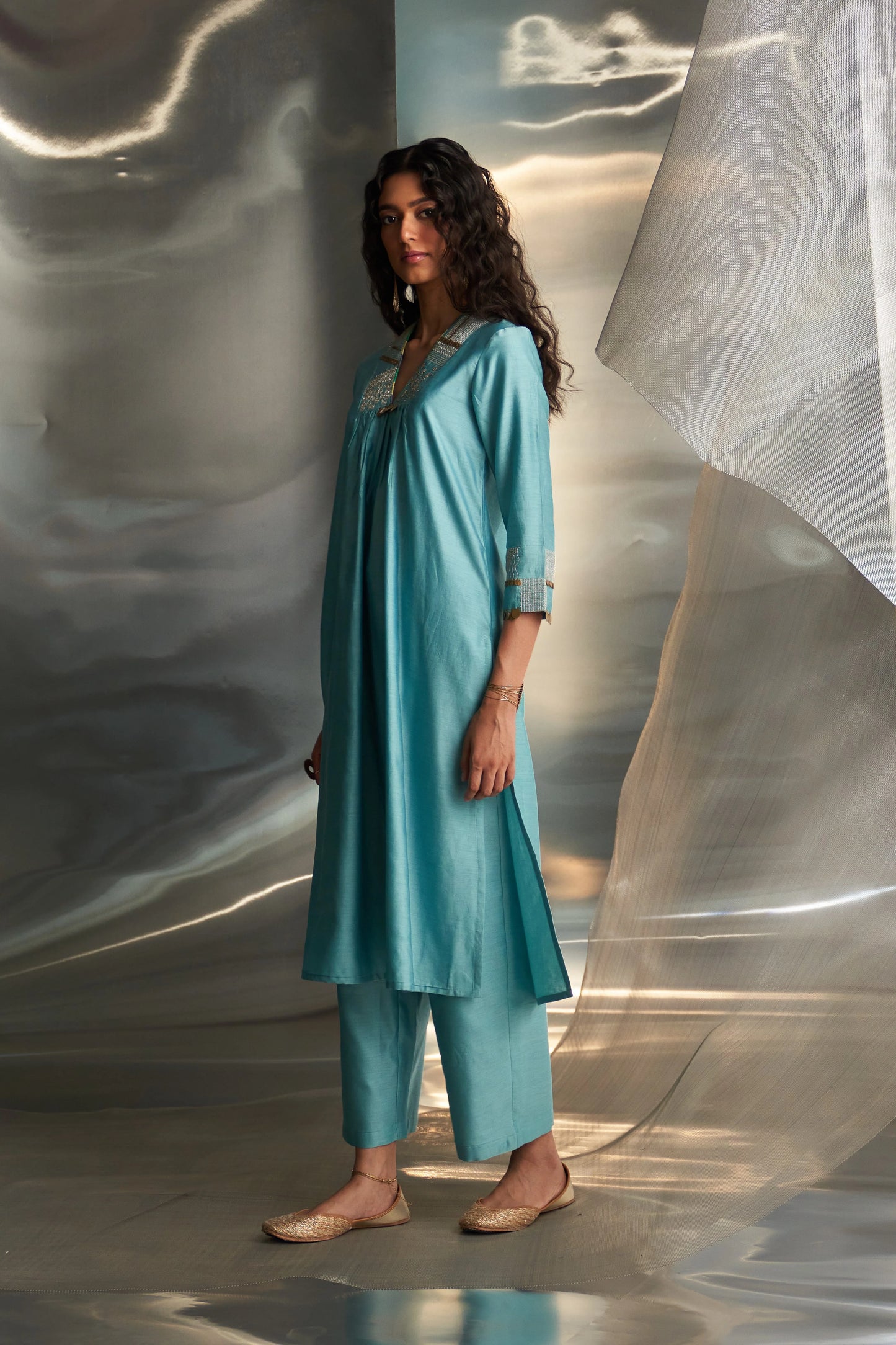 miSr Embroidered V-Neck Kurta Set