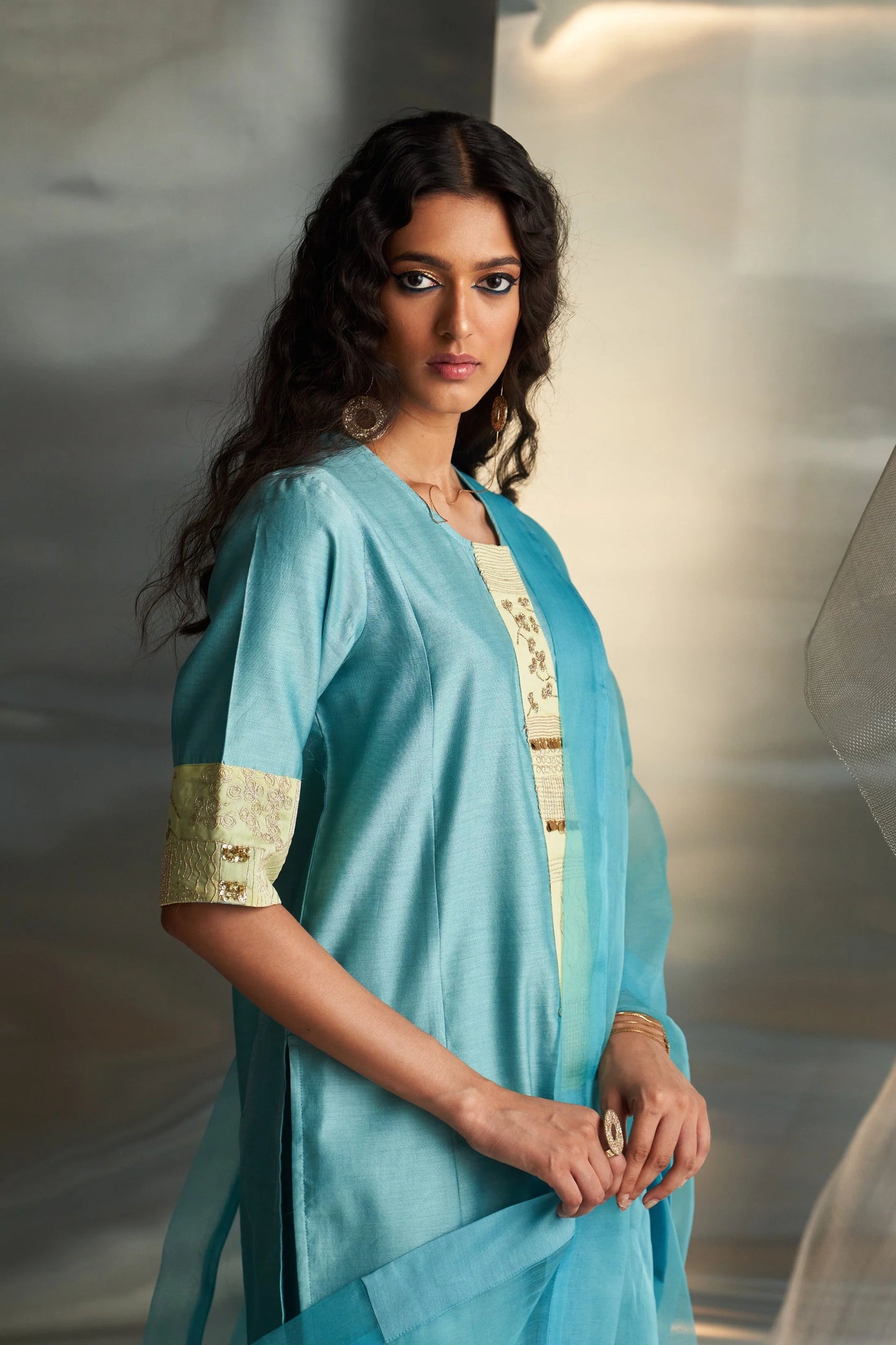 miSr Embroidered Short Kurta Co-Ord Set (Dupatta Optional)