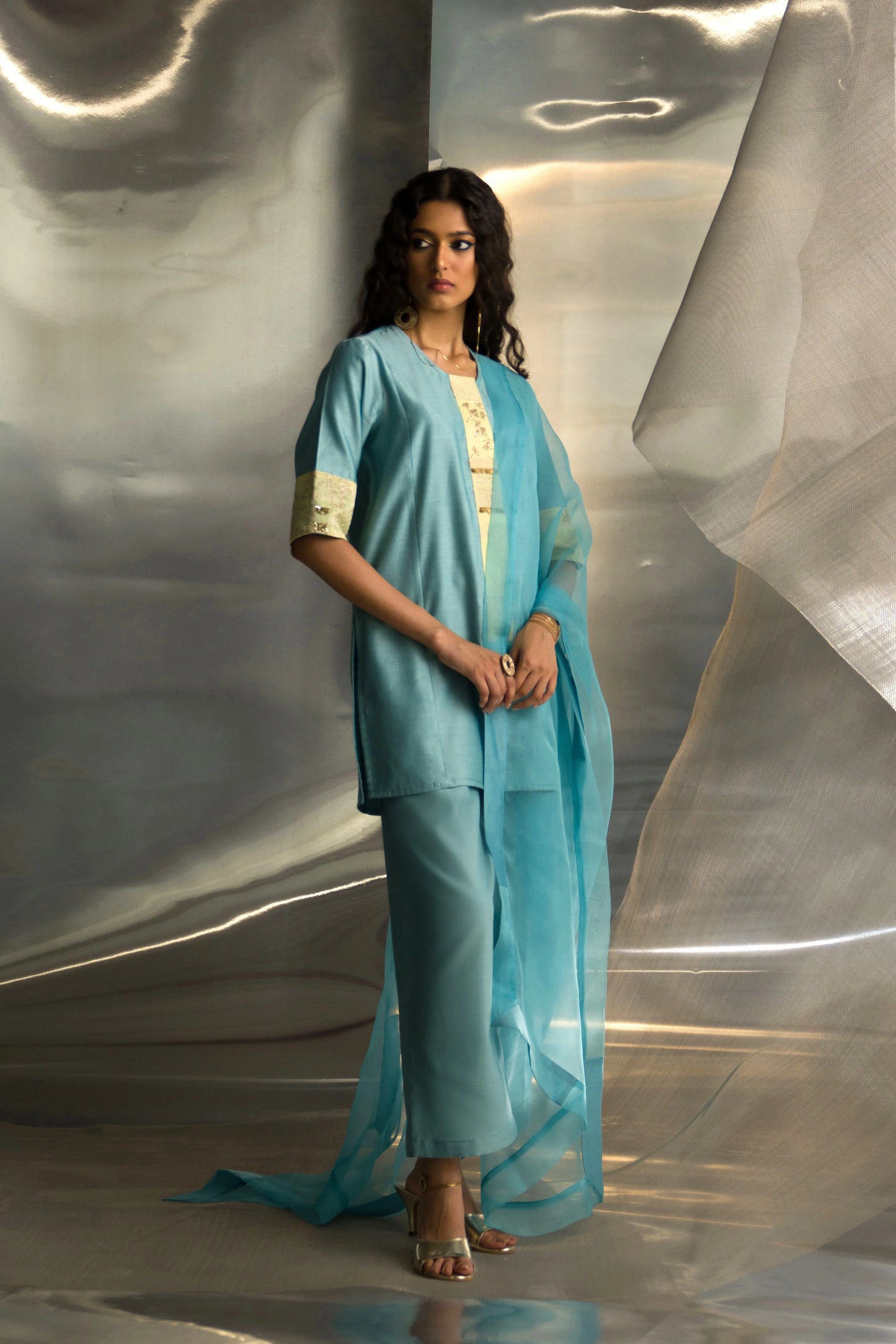 miSr Embroidered Short Kurta Co-Ord Set (Dupatta Optional)