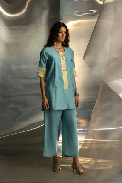 miSr Embroidered Short Kurta Co-Ord Set (Dupatta Optional)