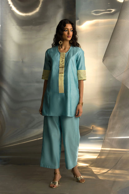 miSr Embroidered Short Kurta Co-Ord Set (Dupatta Optional)