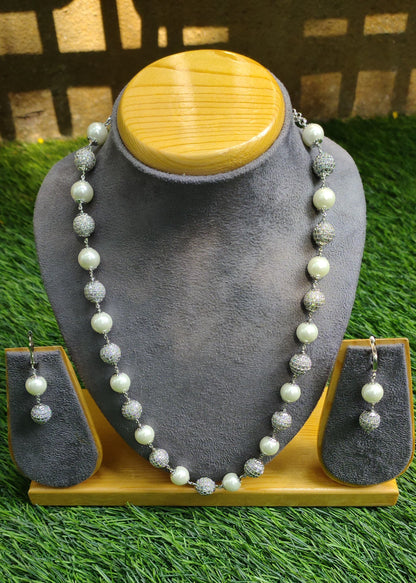 DIAMOND STUDDED PEARL MALA