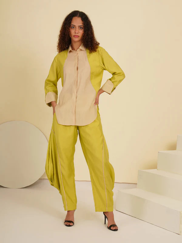 Green Beige Overlap Roman Coord