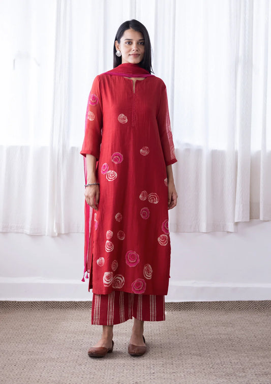 CAMELLIA FLORAL APPLIQUE KURTA SET